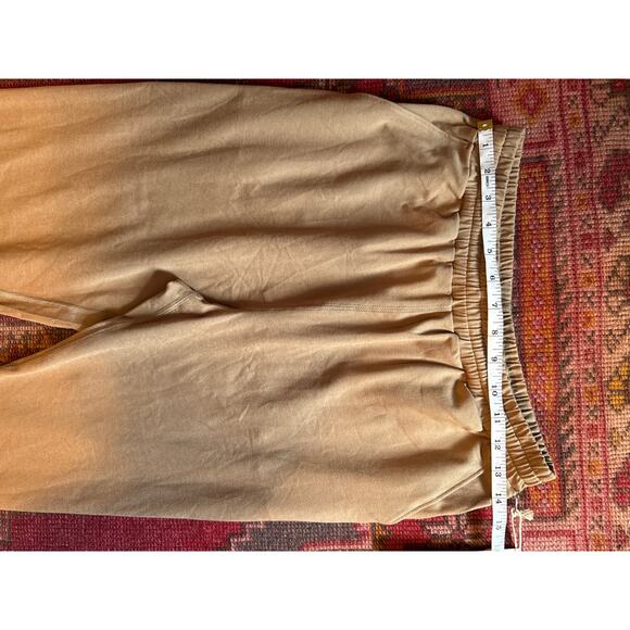 Vuori Boyfriend Jogger Sweatpants in Goldenrod Heather Small - Picture 5 of 7